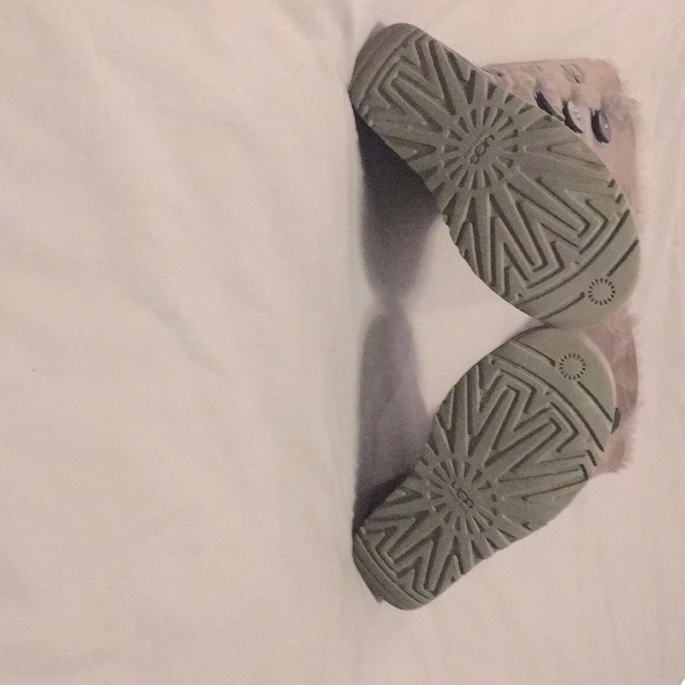 Tall Ugg boots - Picture 1 of 4